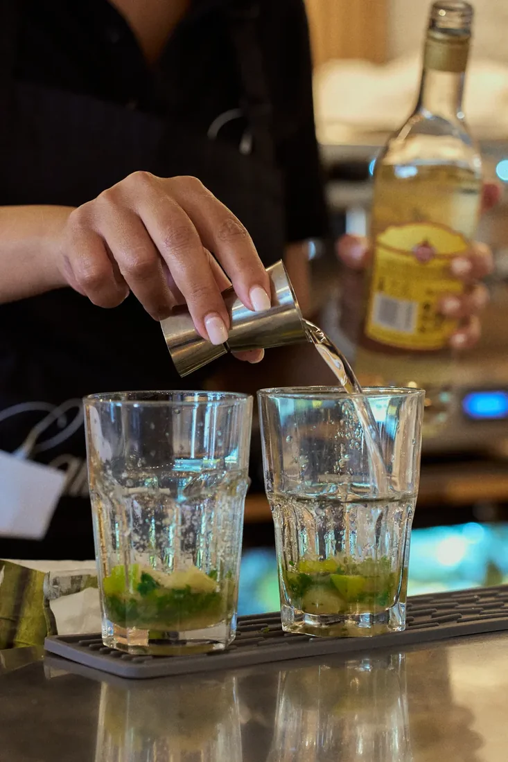 Un cocktail préparé au bar de La Table de Lalia