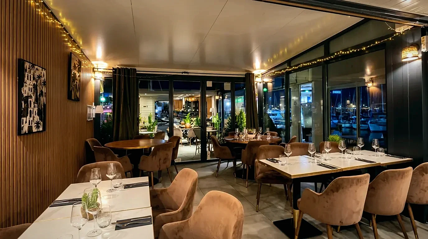 La salle de La Table de Lalia dressée pour le dîner